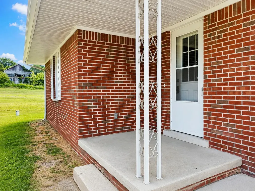 18100 English Road Manchester Township MI 48158