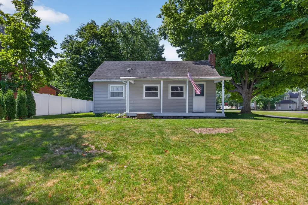 201 Tipperary Street Leoni Township MI 49254