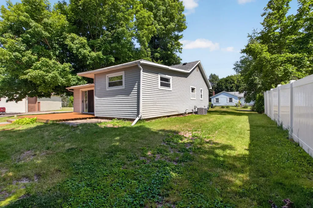 201 Tipperary Street Leoni Township MI 49254