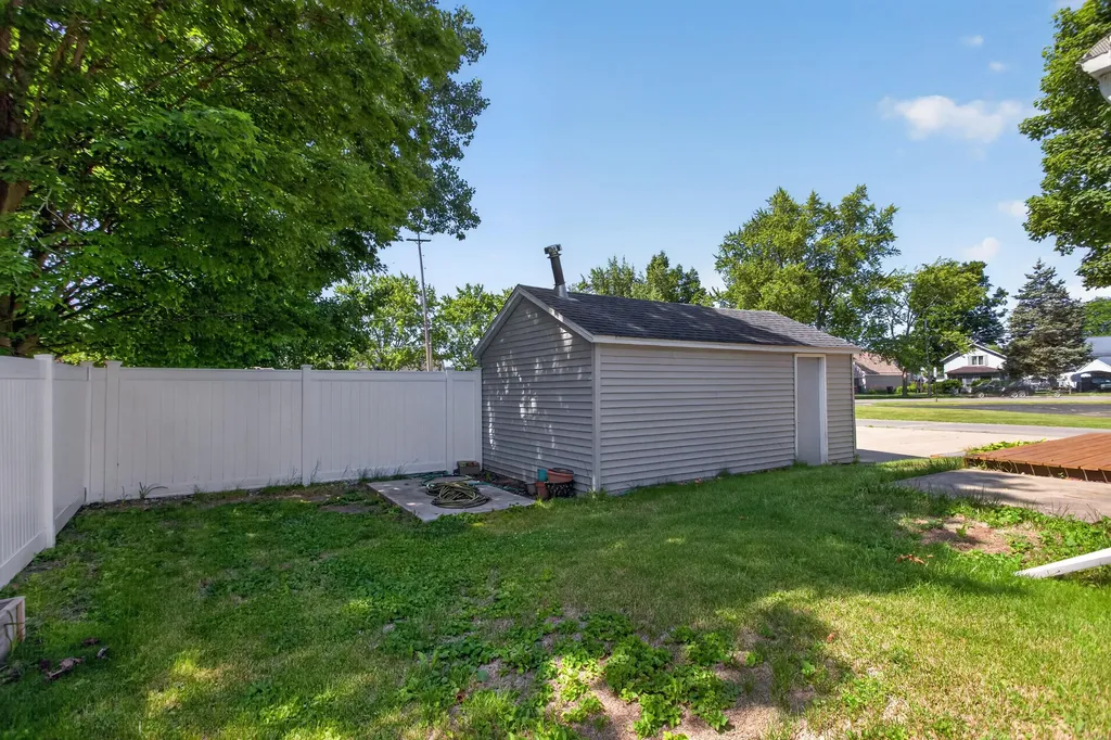 201 Tipperary Street Leoni Township MI 49254