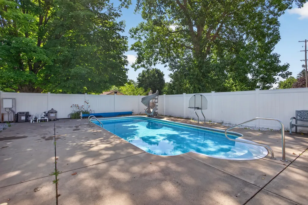 201 Tipperary Street Leoni Township MI 49254