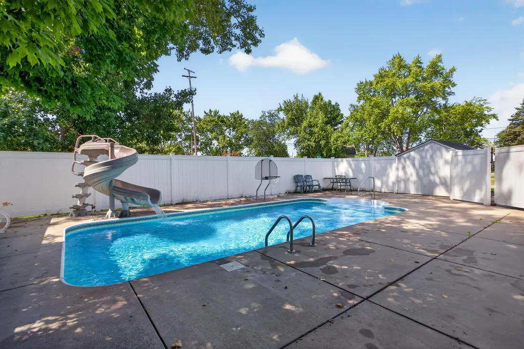 201 Tipperary Street Leoni Township MI 49254