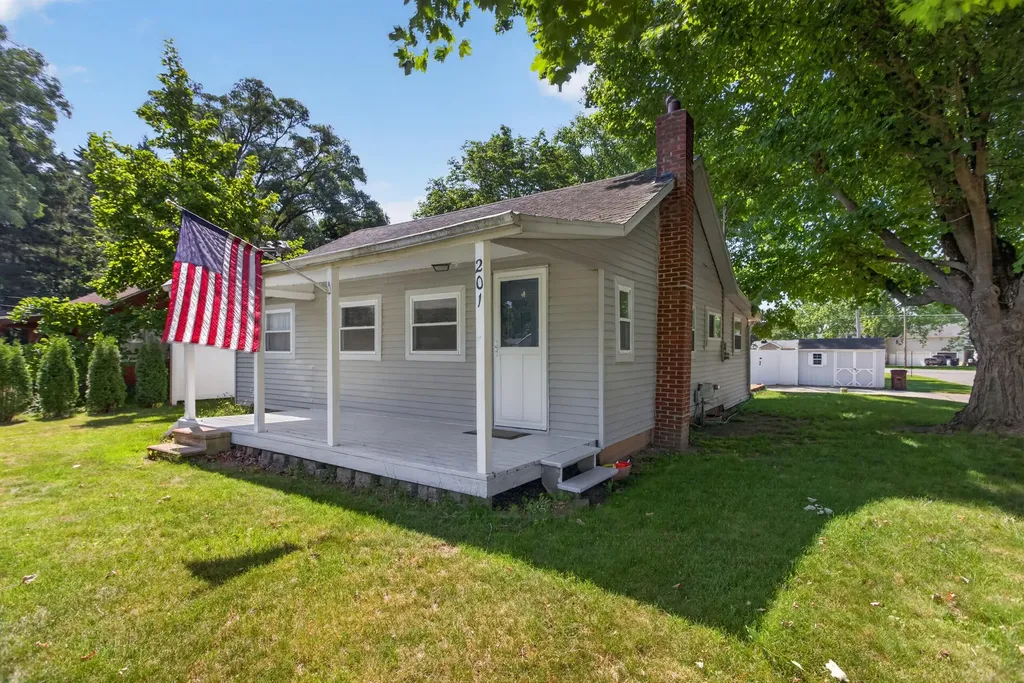 201 Tipperary Street Leoni Township MI 49254