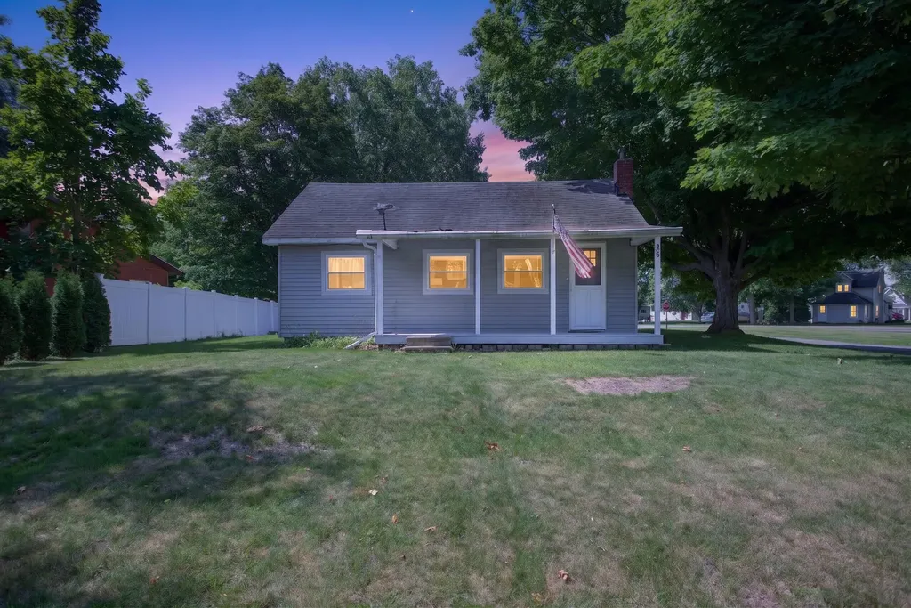 201 Tipperary Street Leoni Township MI 49254
