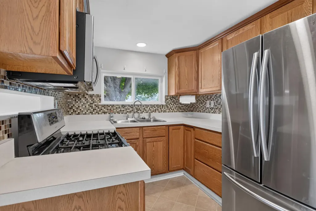 201 Tipperary Street Leoni Township MI 49254