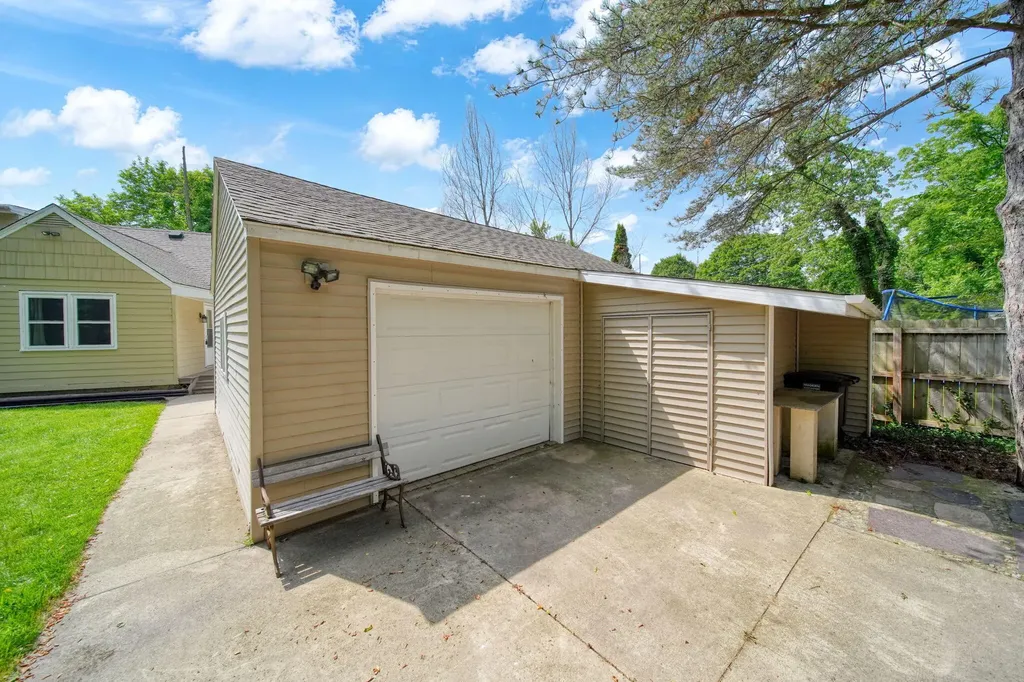 743 Briarcliff Road Jackson City MI 49201