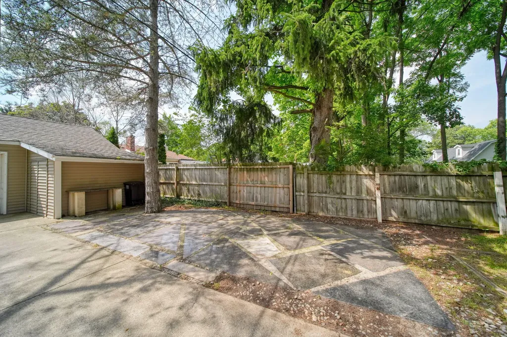 743 Briarcliff Road Jackson City MI 49201