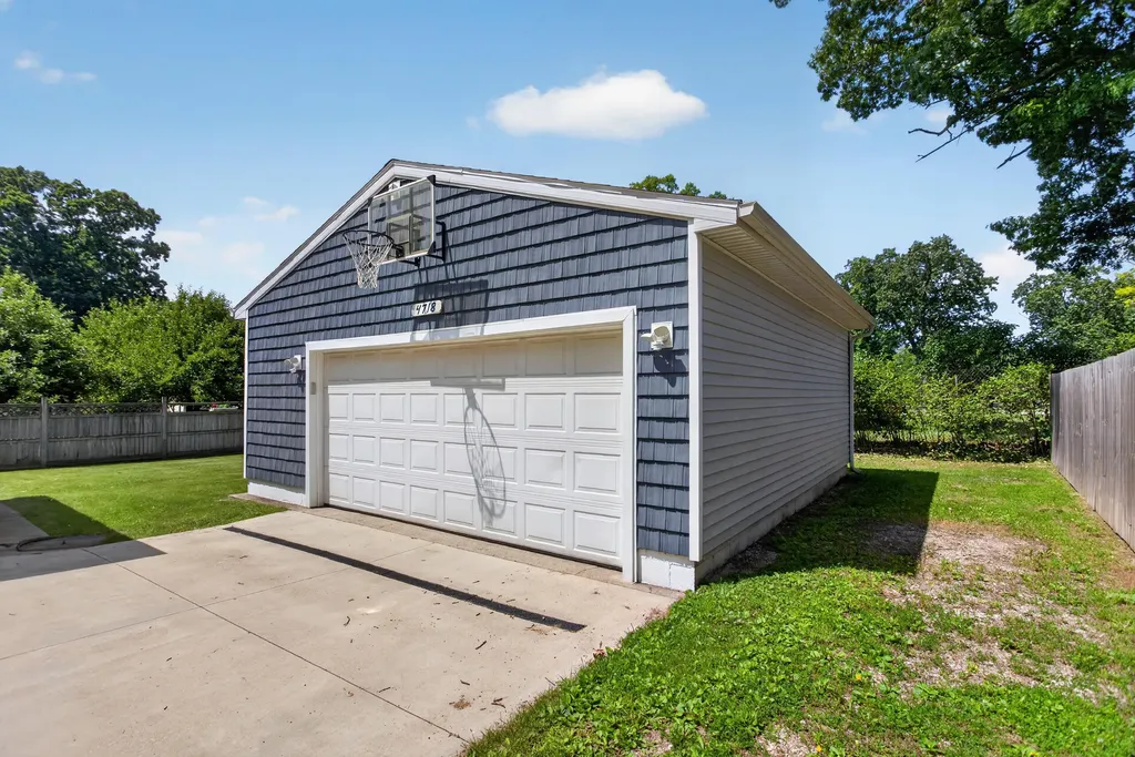 4718 S Draper Road Summit Township MI 49203