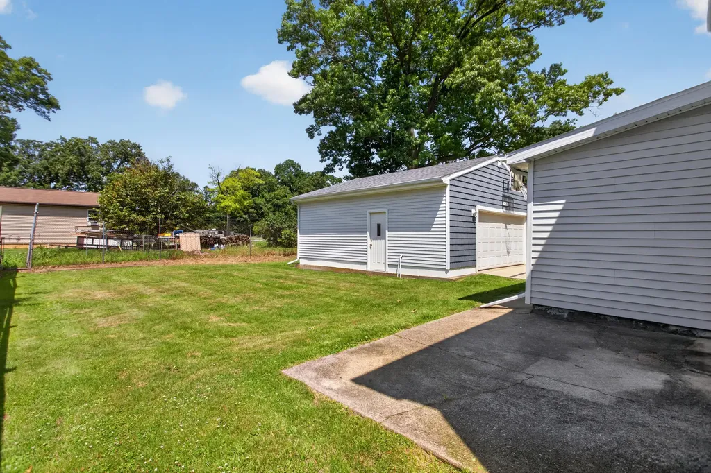 4718 S Draper Road Summit Township MI 49203