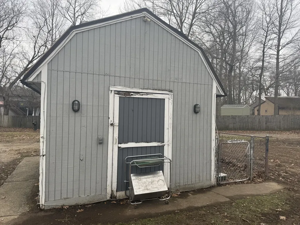 1747 Tennis Court Henrietta Township MI 49272