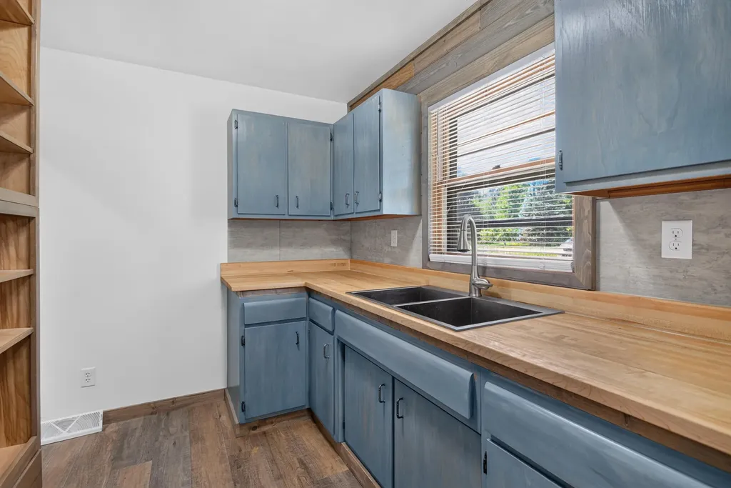 2695 Gilletts Lake Road Leoni Township MI 49201