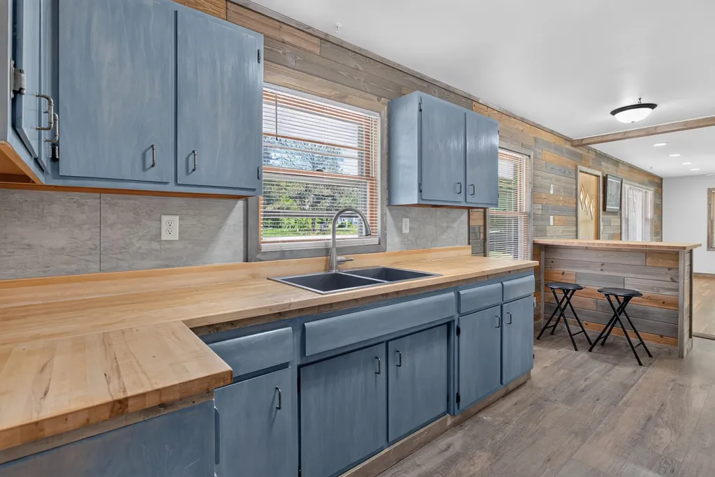 2695 Gilletts Lake Road Leoni Township MI 49201
