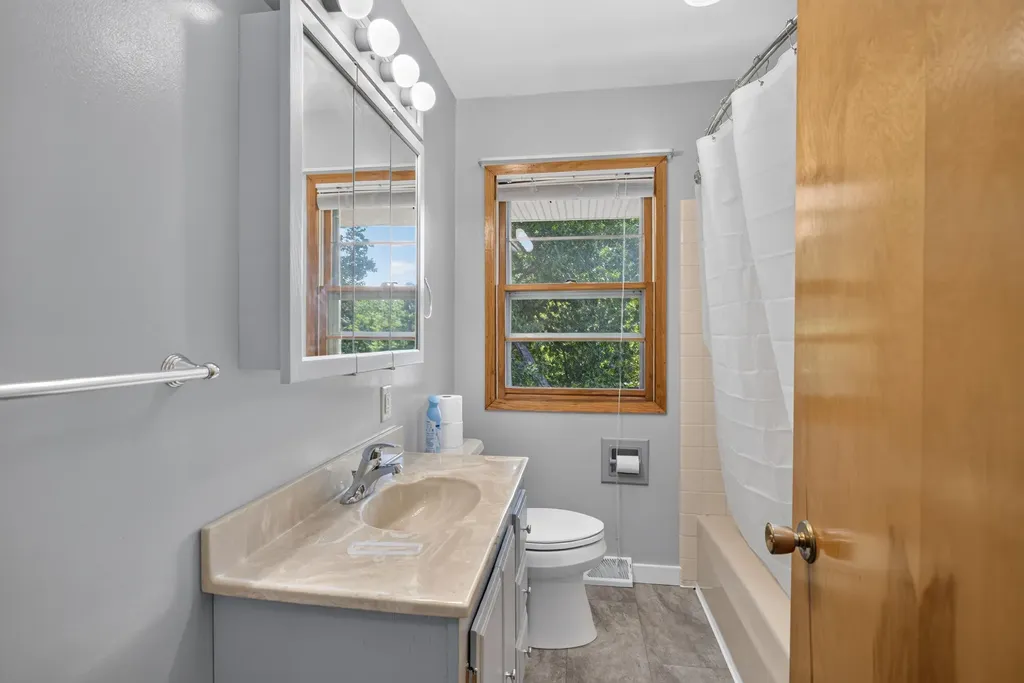 2695 Gilletts Lake Road Leoni Township MI 49201