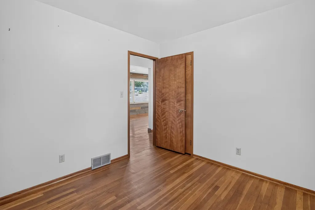 2695 Gilletts Lake Road Leoni Township MI 49201
