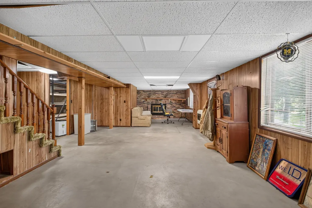 2695 Gilletts Lake Road Leoni Township MI 49201