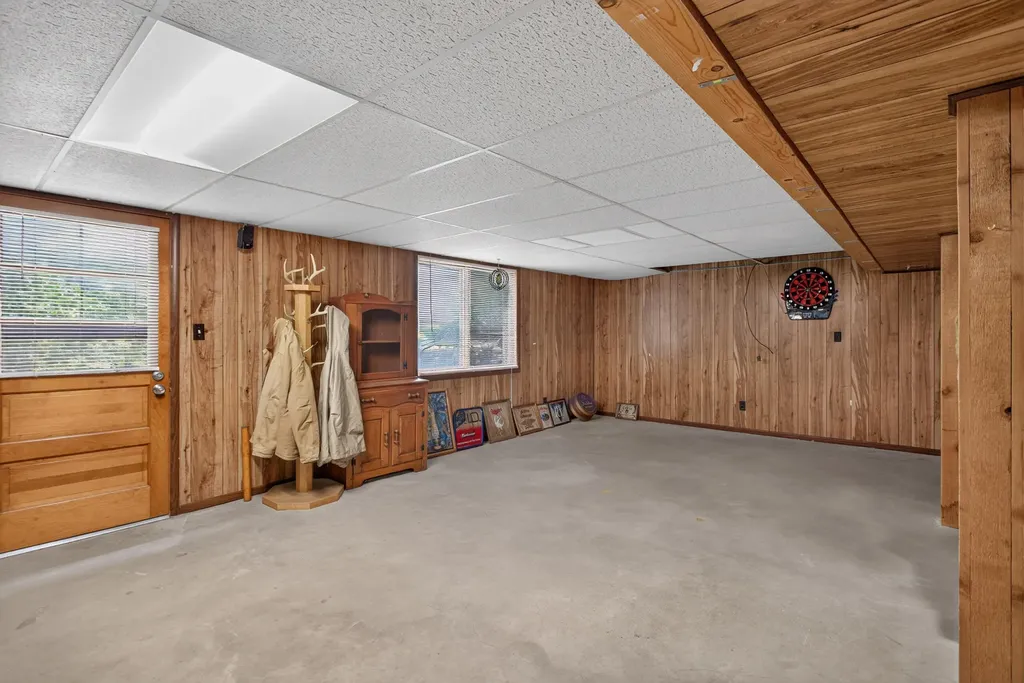 2695 Gilletts Lake Road Leoni Township MI 49201