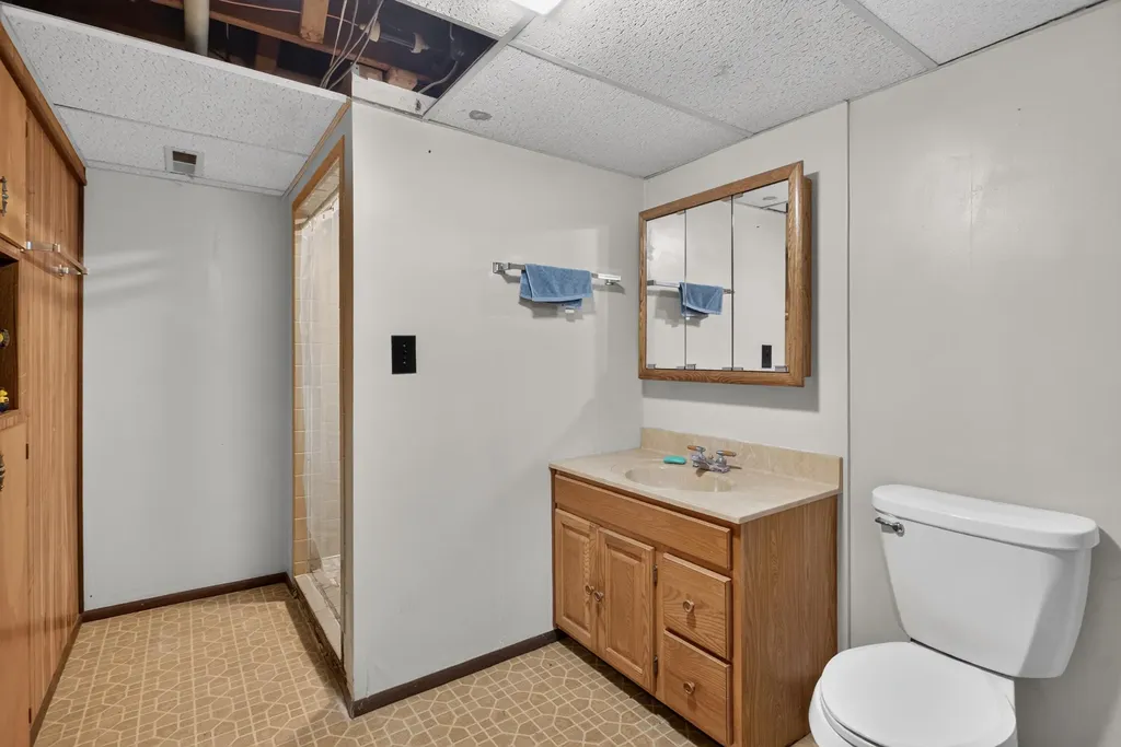 2695 Gilletts Lake Road Leoni Township MI 49201