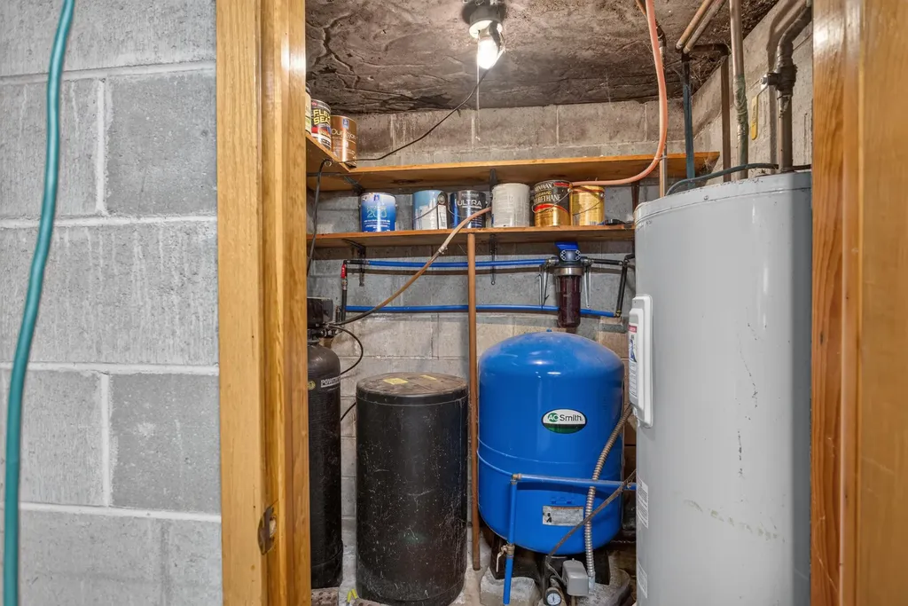 2695 Gilletts Lake Road Leoni Township MI 49201