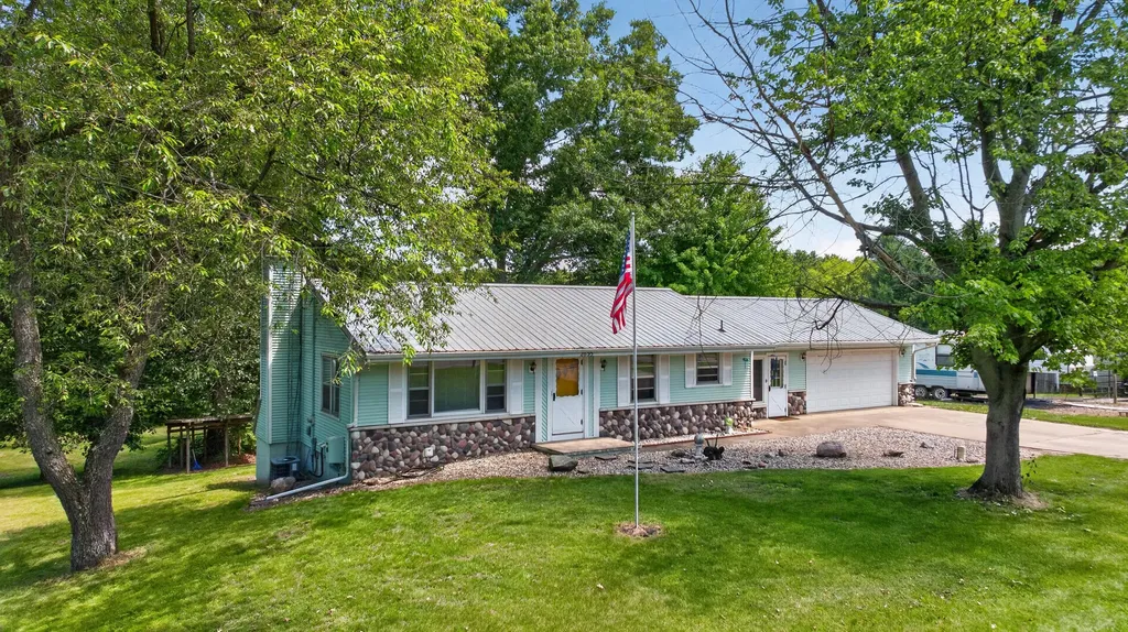2695 Gilletts Lake Road Leoni Township MI 49201