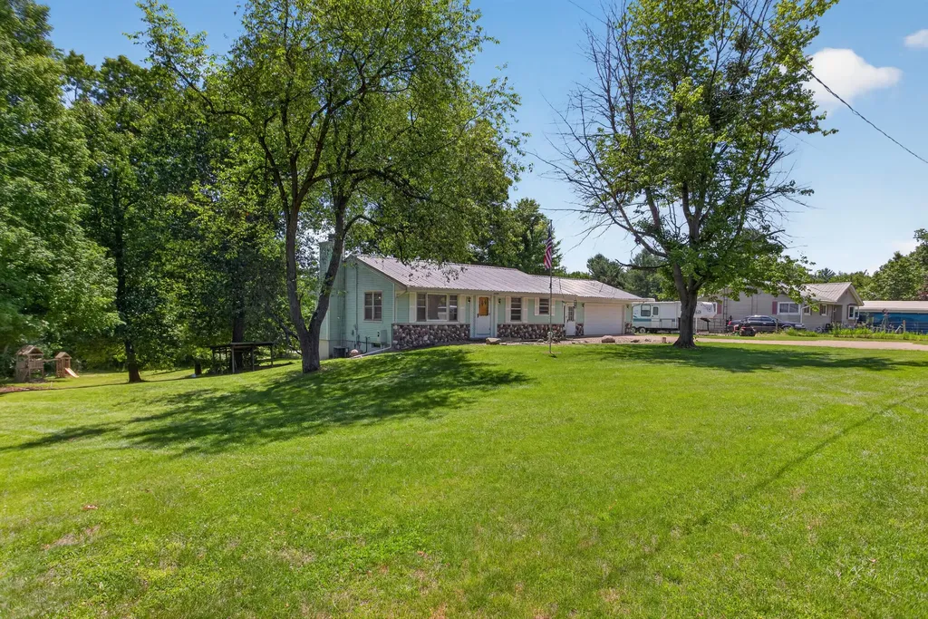 2695 Gilletts Lake Road Leoni Township MI 49201