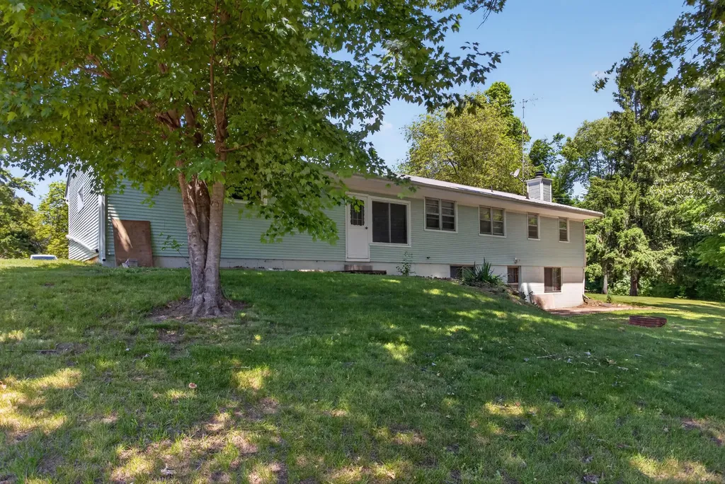 2695 Gilletts Lake Road Leoni Township MI 49201