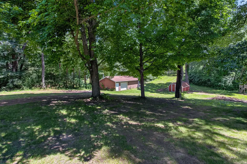 2695 Gilletts Lake Road Leoni Township MI 49201