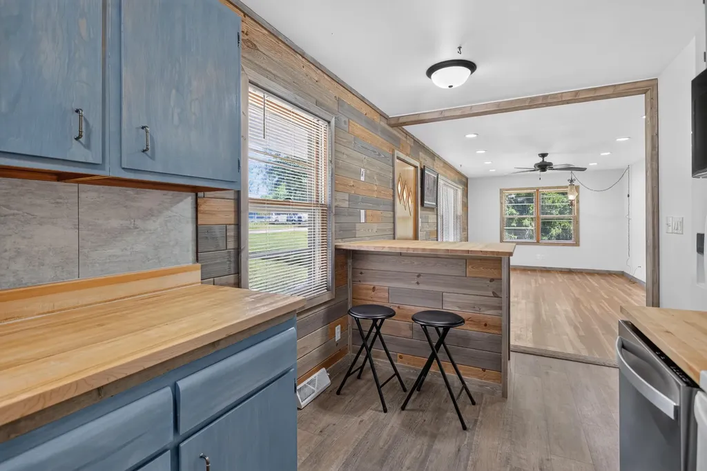 2695 Gilletts Lake Road Leoni Township MI 49201