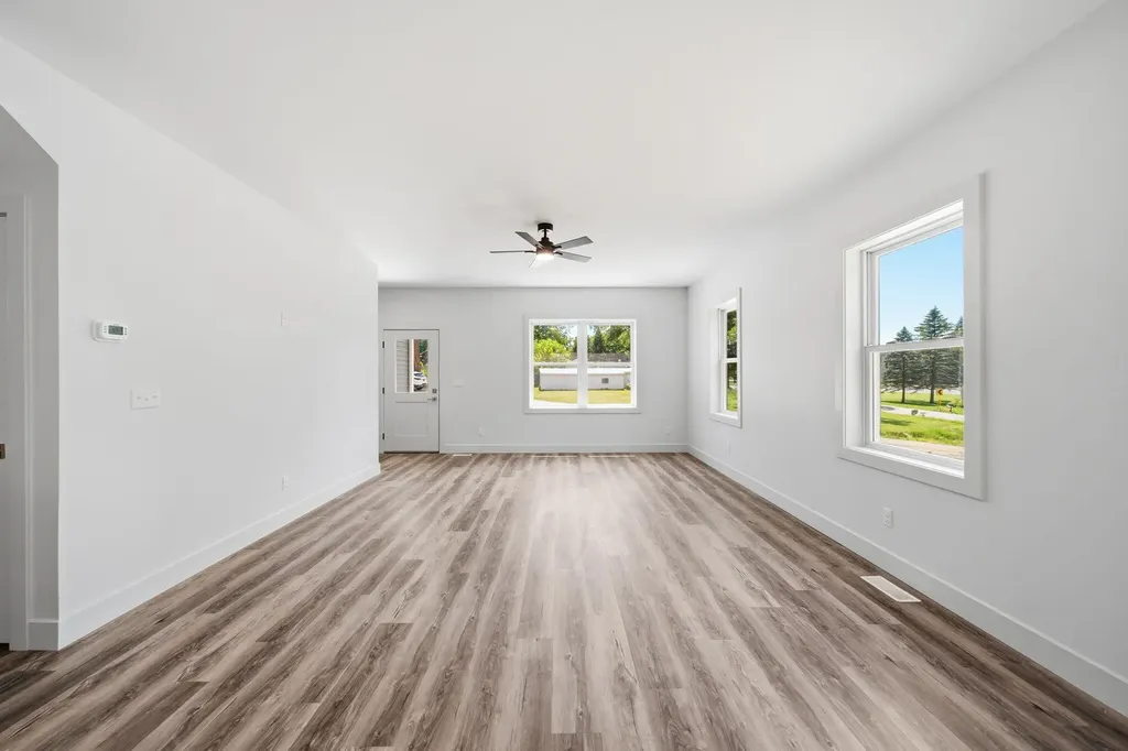 1823 N Sutton Road Leoni Township MI 49202