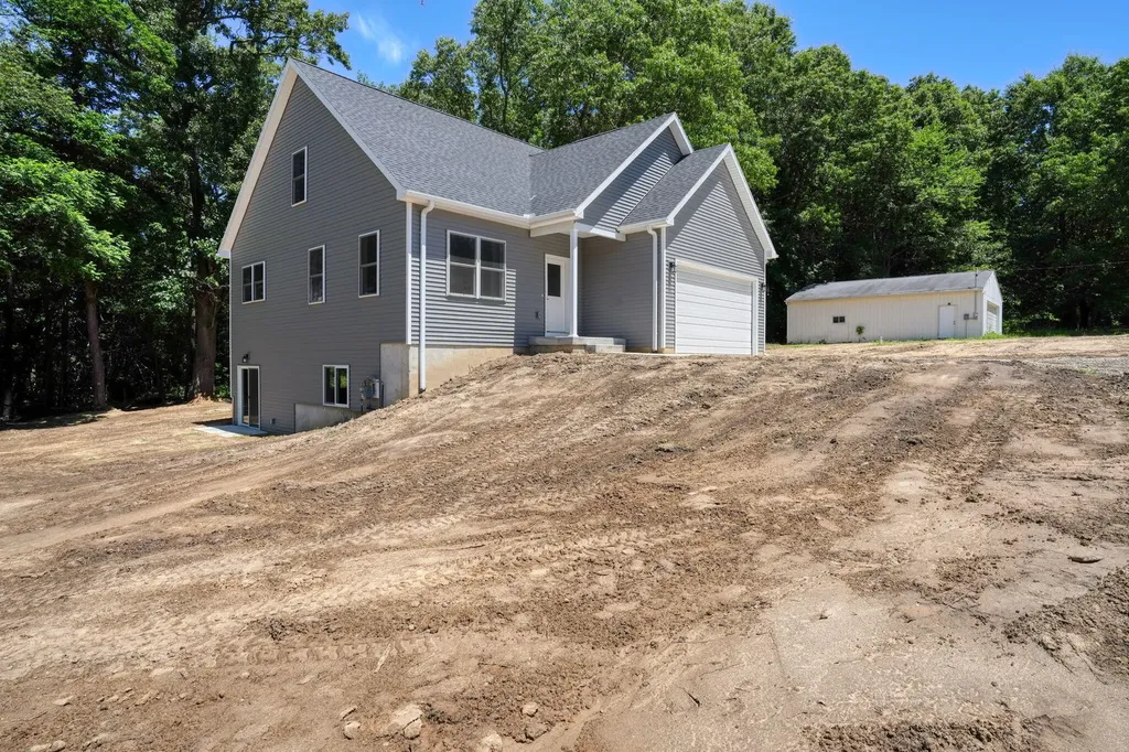 1823 N Sutton Road Leoni Township MI 49202