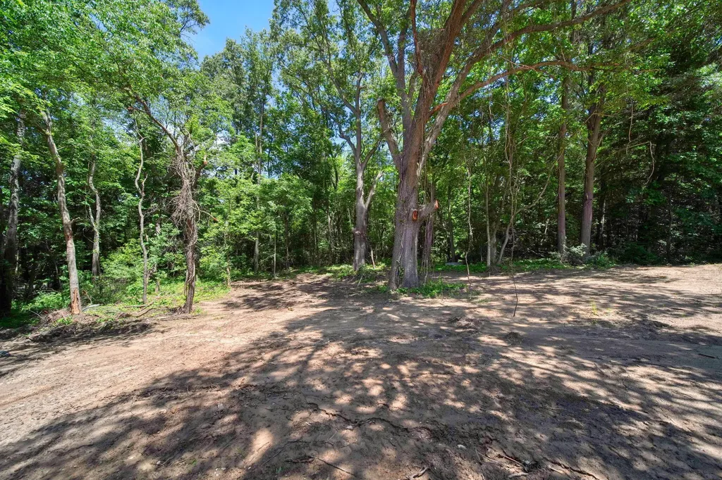 1823 N Sutton Road Leoni Township MI 49202