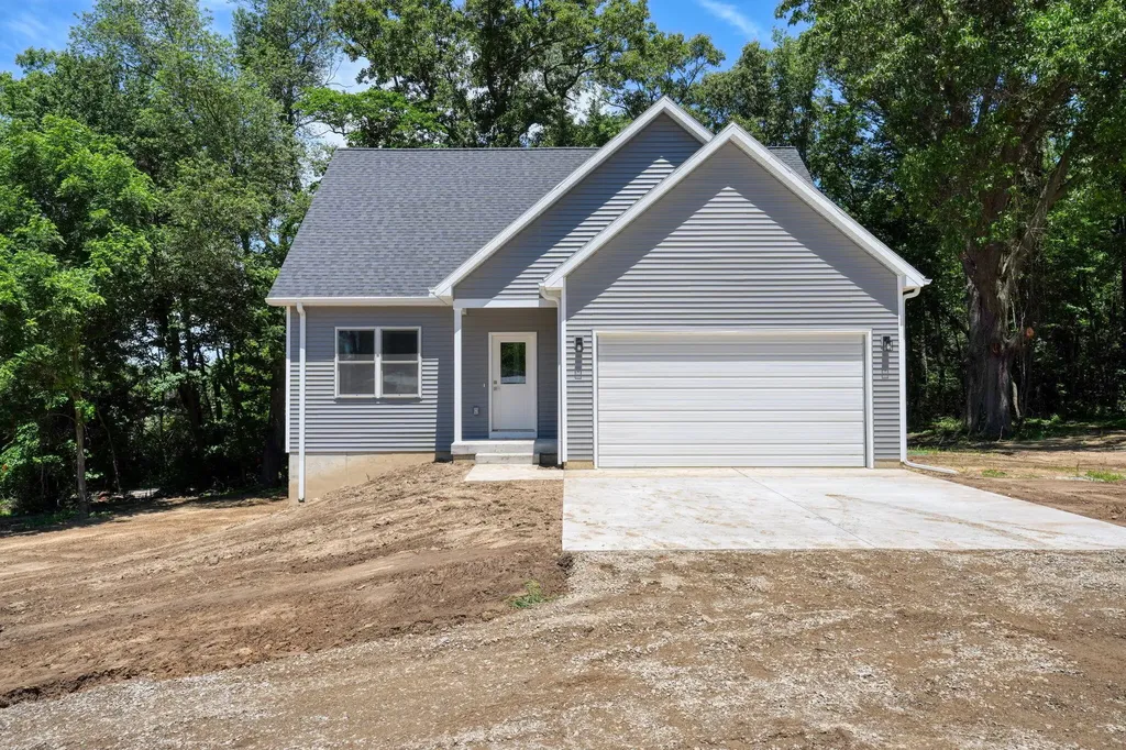 1823 N Sutton Road Leoni Township MI 49202
