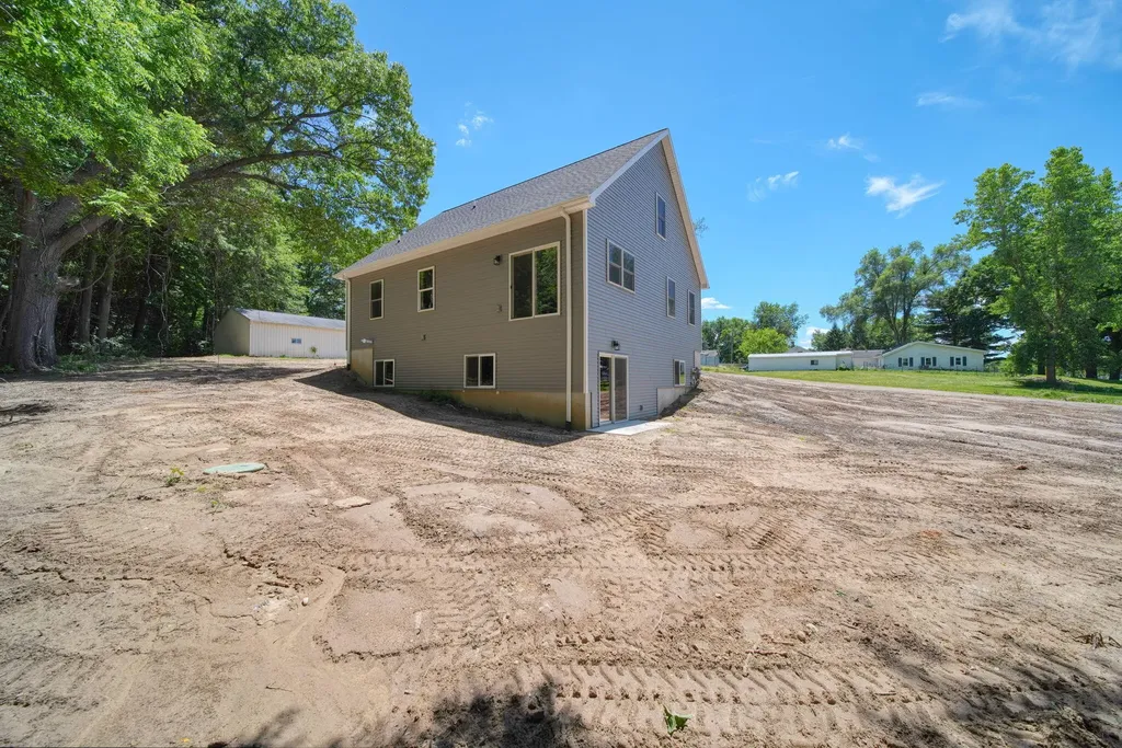 1823 N Sutton Road Leoni Township MI 49202