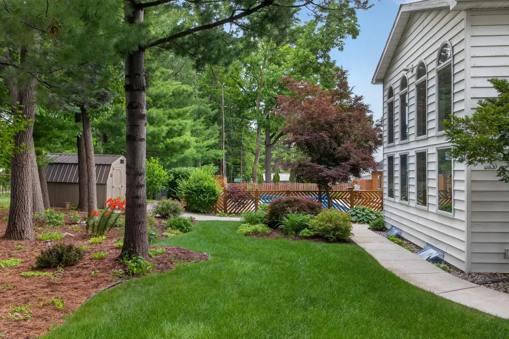 3841 Guest Summit Township MI 49203