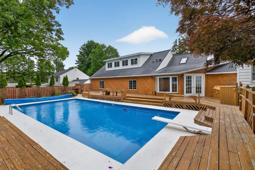 3841 Guest Summit Township MI 49203