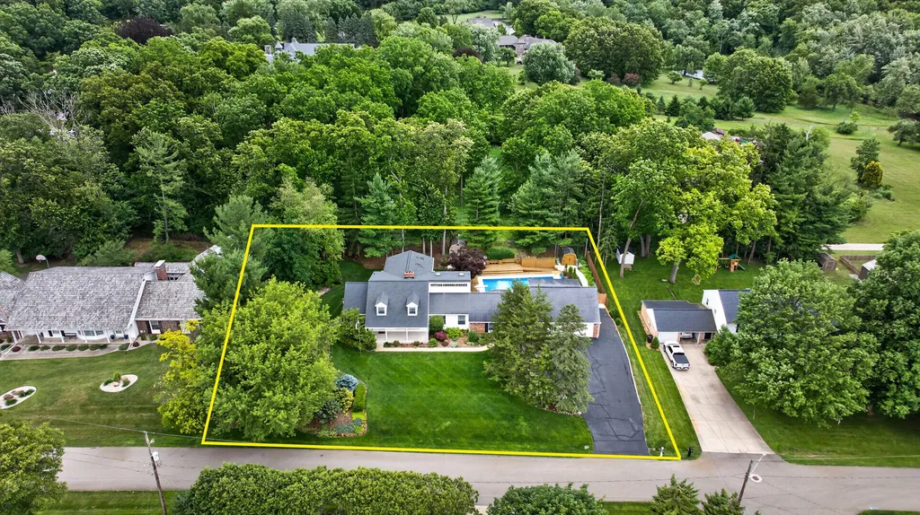 3841 Guest Summit Township MI 49203