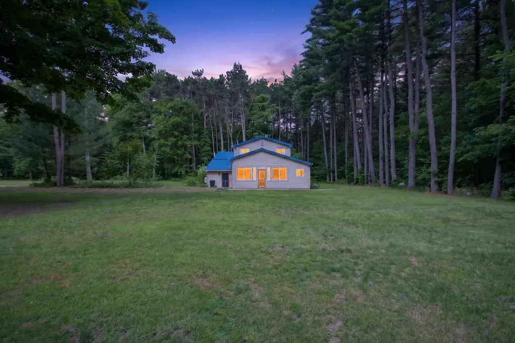 8727 Lansing Avenue Rives Township MI 49277