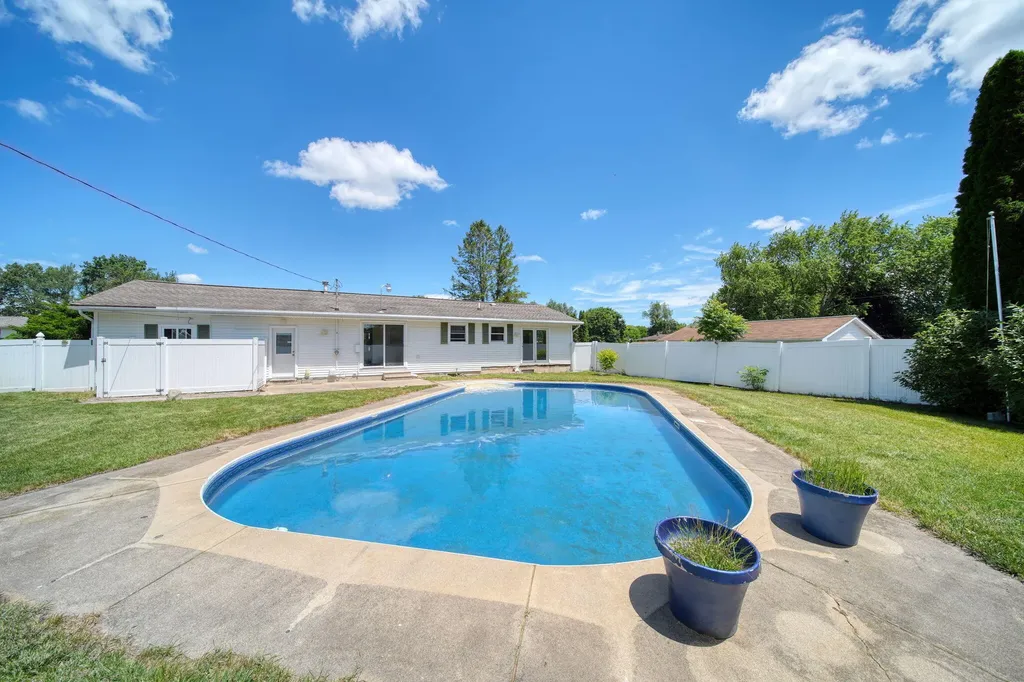 7479 Dalt Road Leoni Township MI 49201