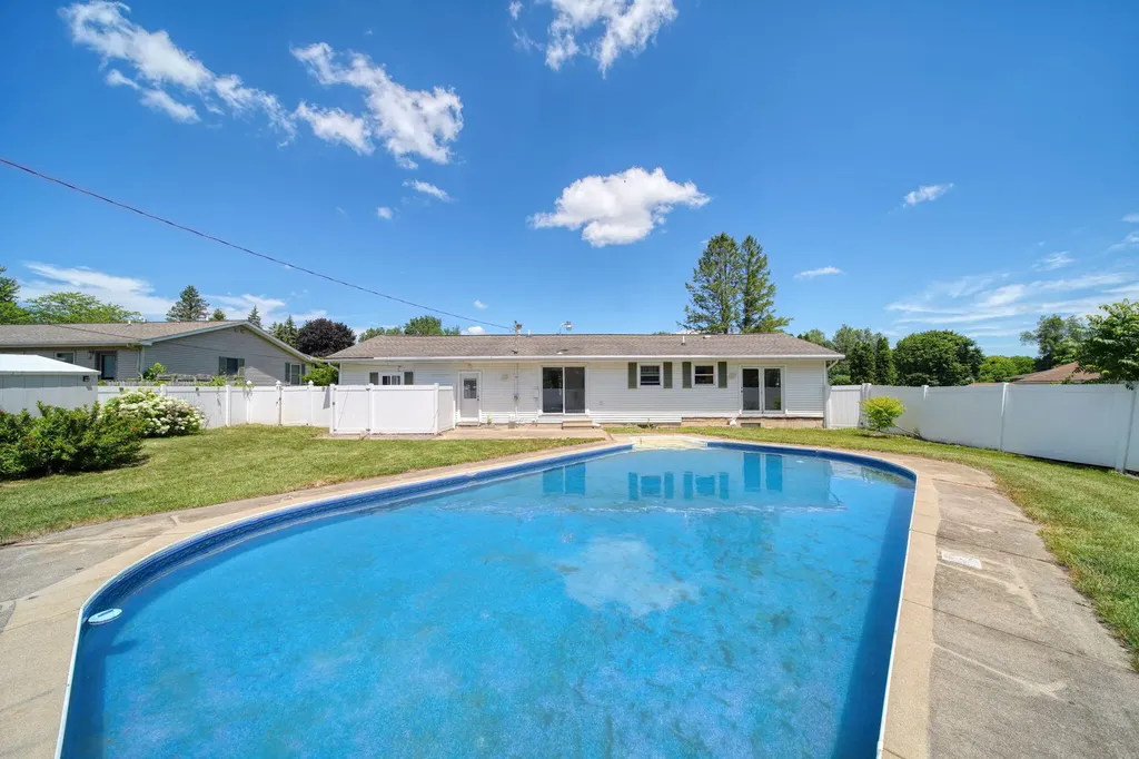 7479 Dalt Road Leoni Township MI 49201