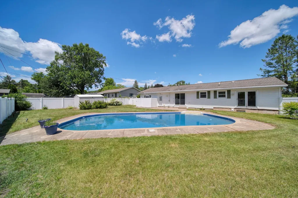 7479 Dalt Road Leoni Township MI 49201