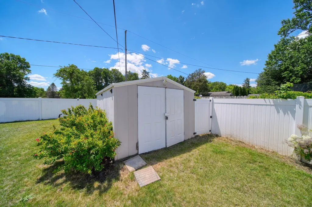 7479 Dalt Road Leoni Township MI 49201