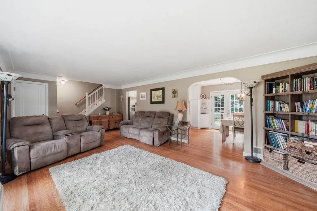 907 Westwood Boulevard Spring Arbor Township MI 49203