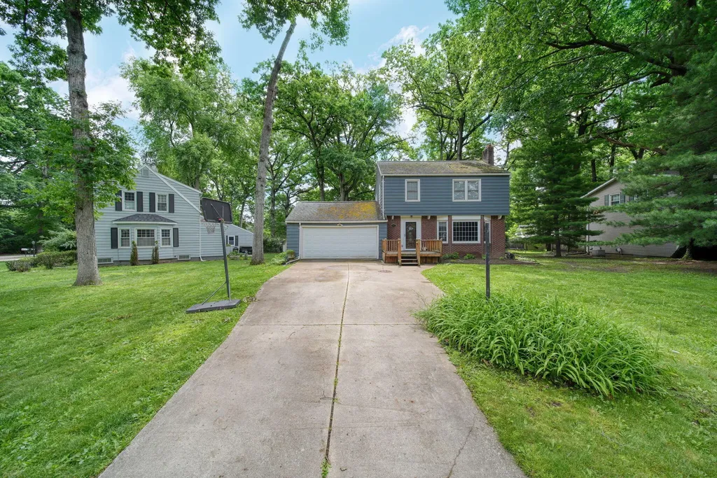 907 Westwood Boulevard Spring Arbor Township MI 49203