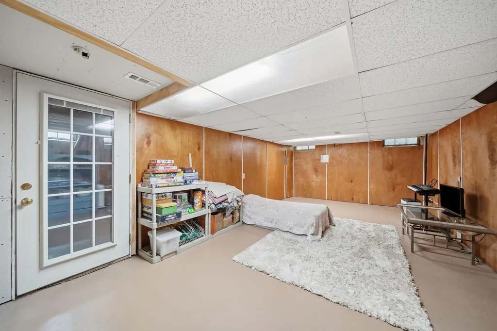 907 Westwood Boulevard Spring Arbor Township MI 49203