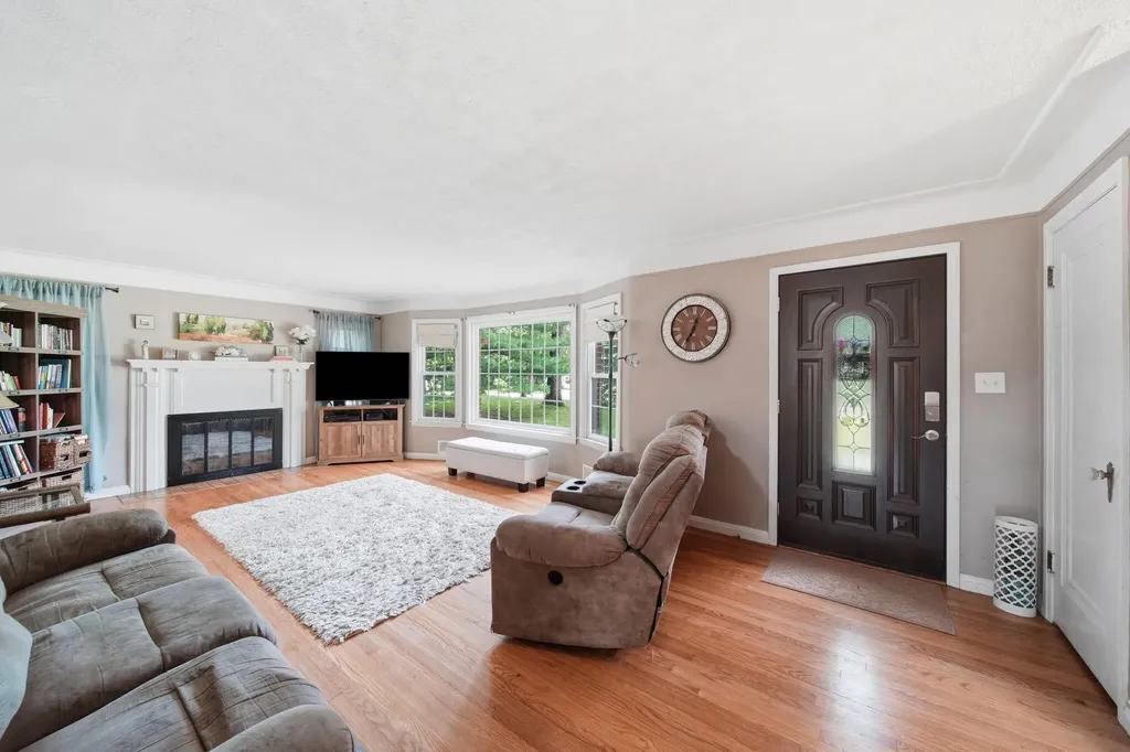 907 Westwood Boulevard Spring Arbor Township MI 49203
