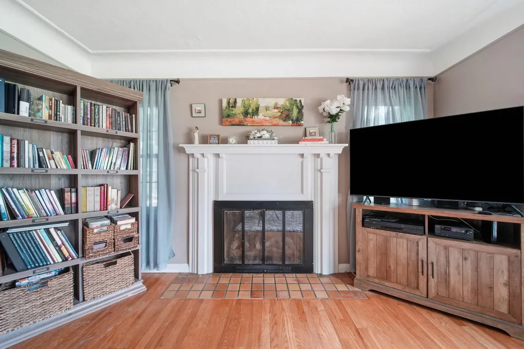 907 Westwood Boulevard Spring Arbor Township MI 49203