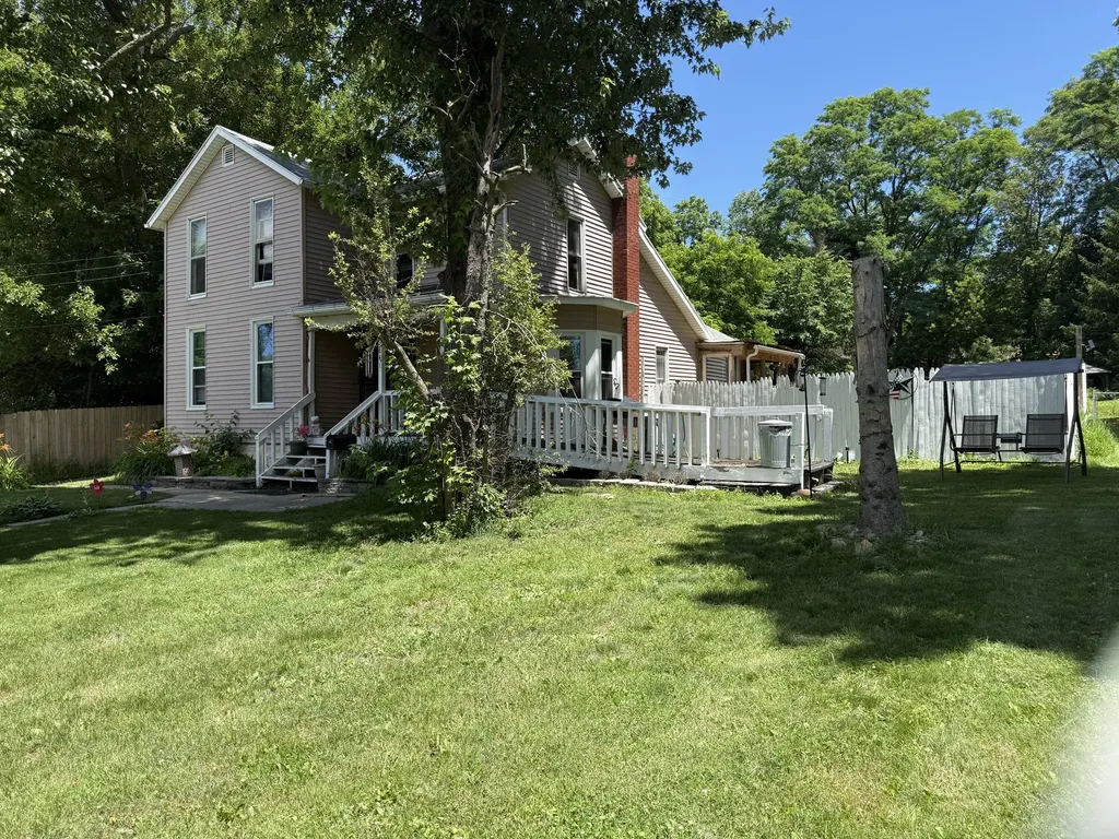 841 N Waterloo Avenue Jackson City MI 49202