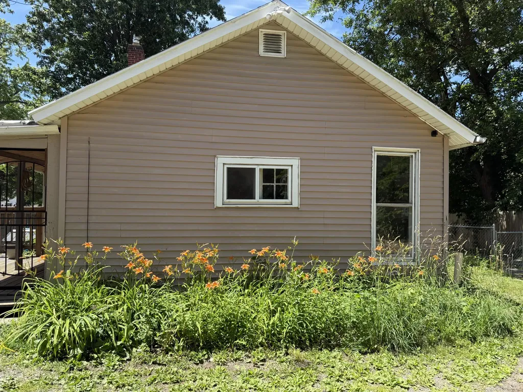 841 N Waterloo Avenue Jackson City MI 49202