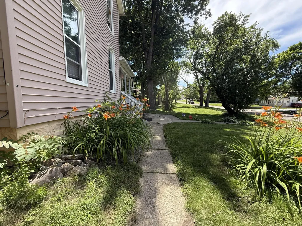 841 N Waterloo Avenue Jackson City MI 49202