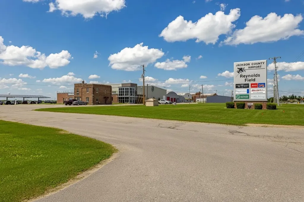 3606 Wildwood Avenue Jackson City MI 49202