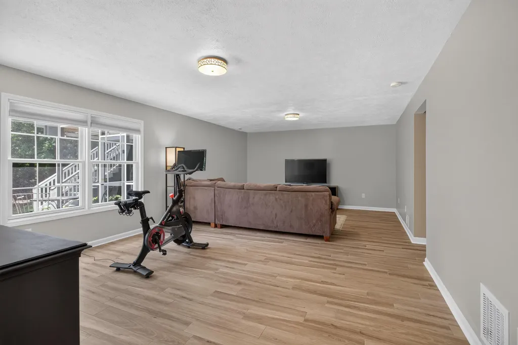 2061 Elwood Boulevard Spring Arbor Township MI 49283